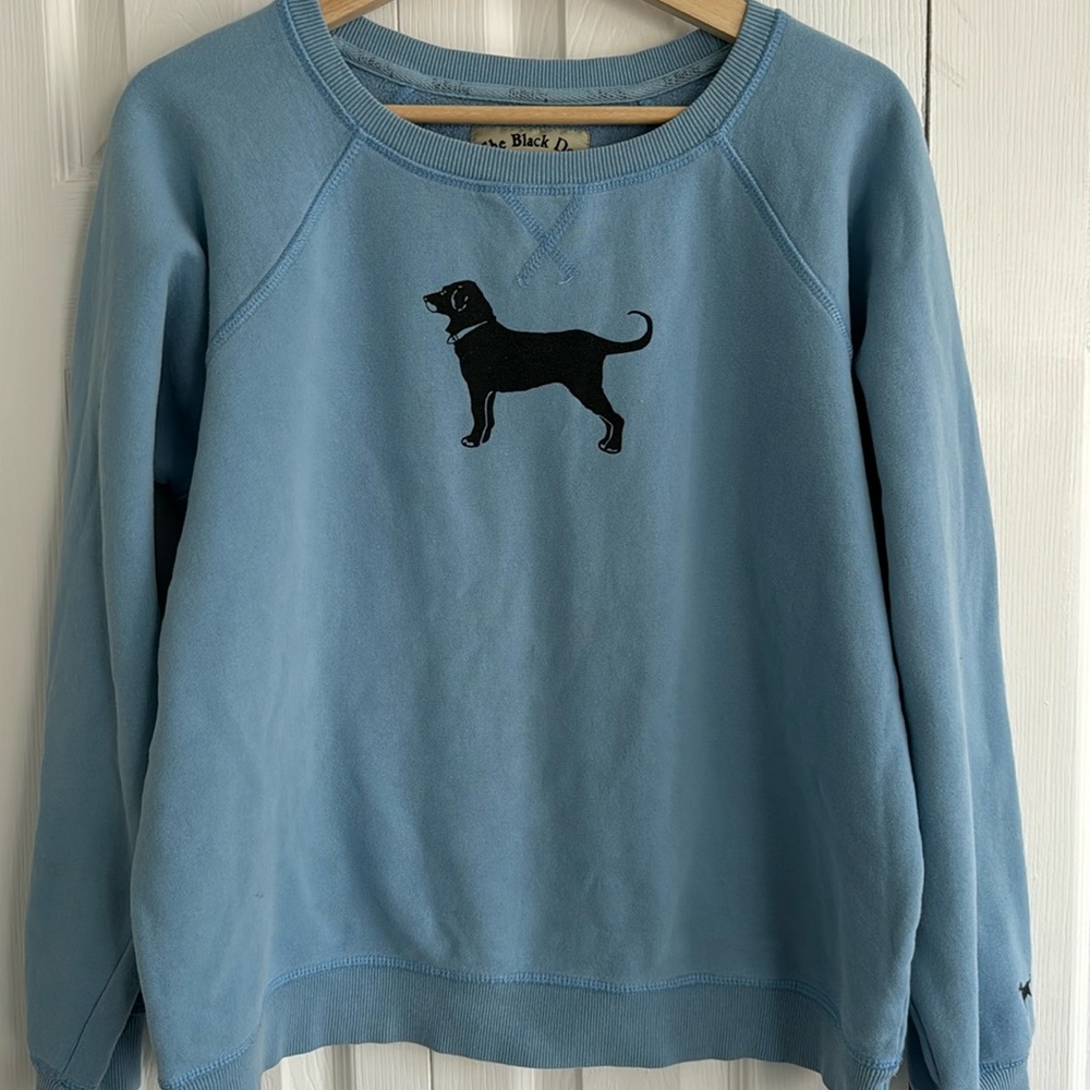 The black dog sweatshirt
